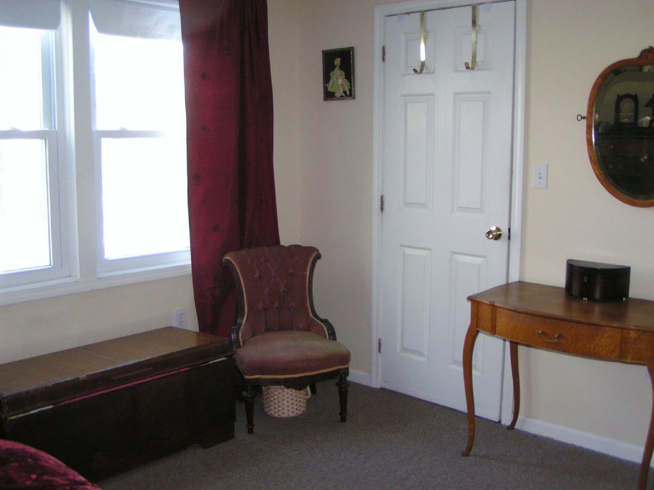 Master BR w/walk-in closet